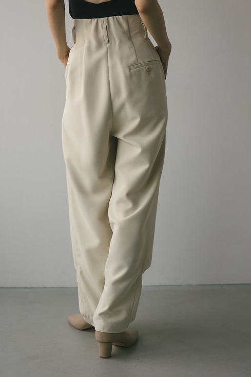 東原亜希 FORME 2025 SPRING CENTER PIN-TUCK PANTS