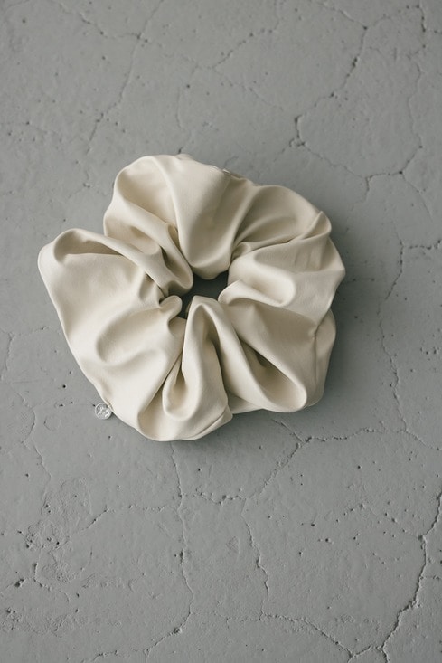 フェイクレザーシュシュ｜STYLEMIXER（スタイルミキサー）公式通販サイト