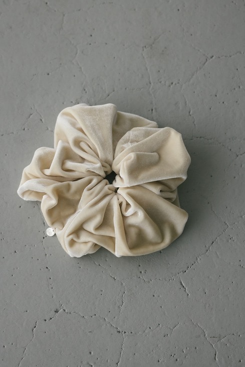 ベロアボリュームシュシュ