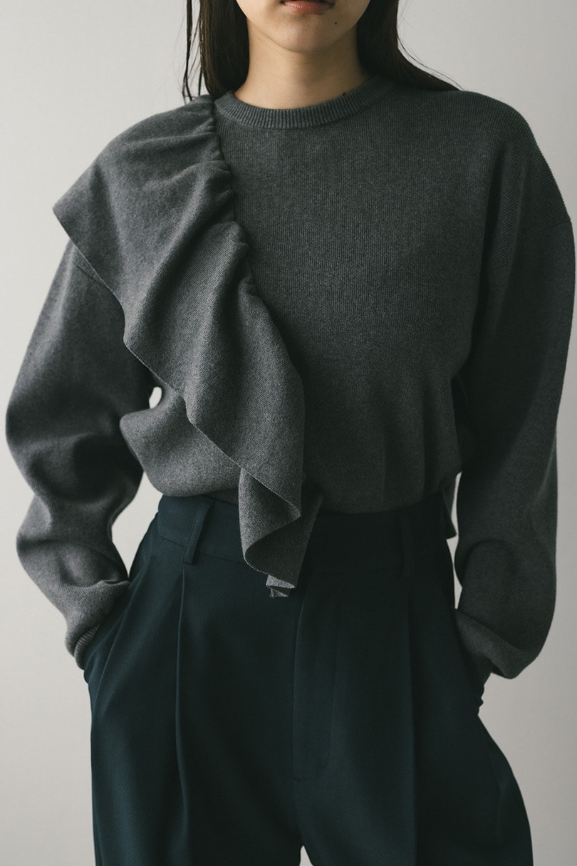 アシンメトリーフリルニット