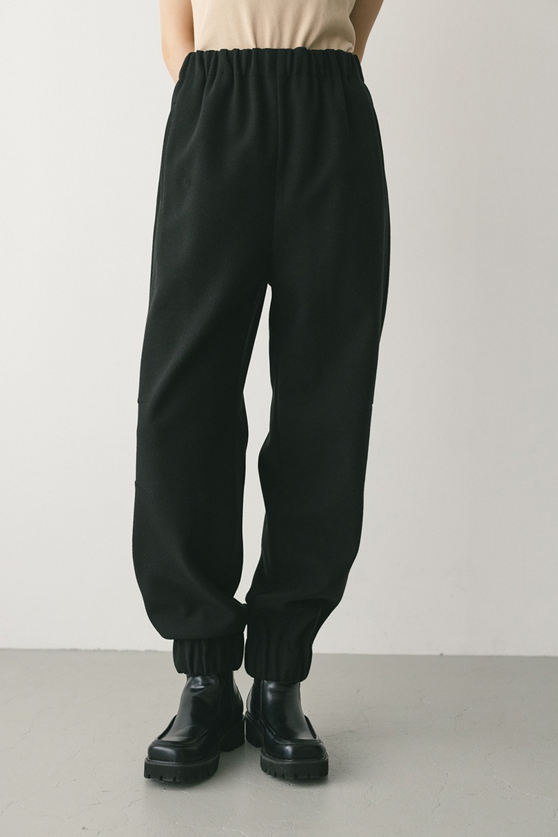 ヘムギャザーフォルムパンツ