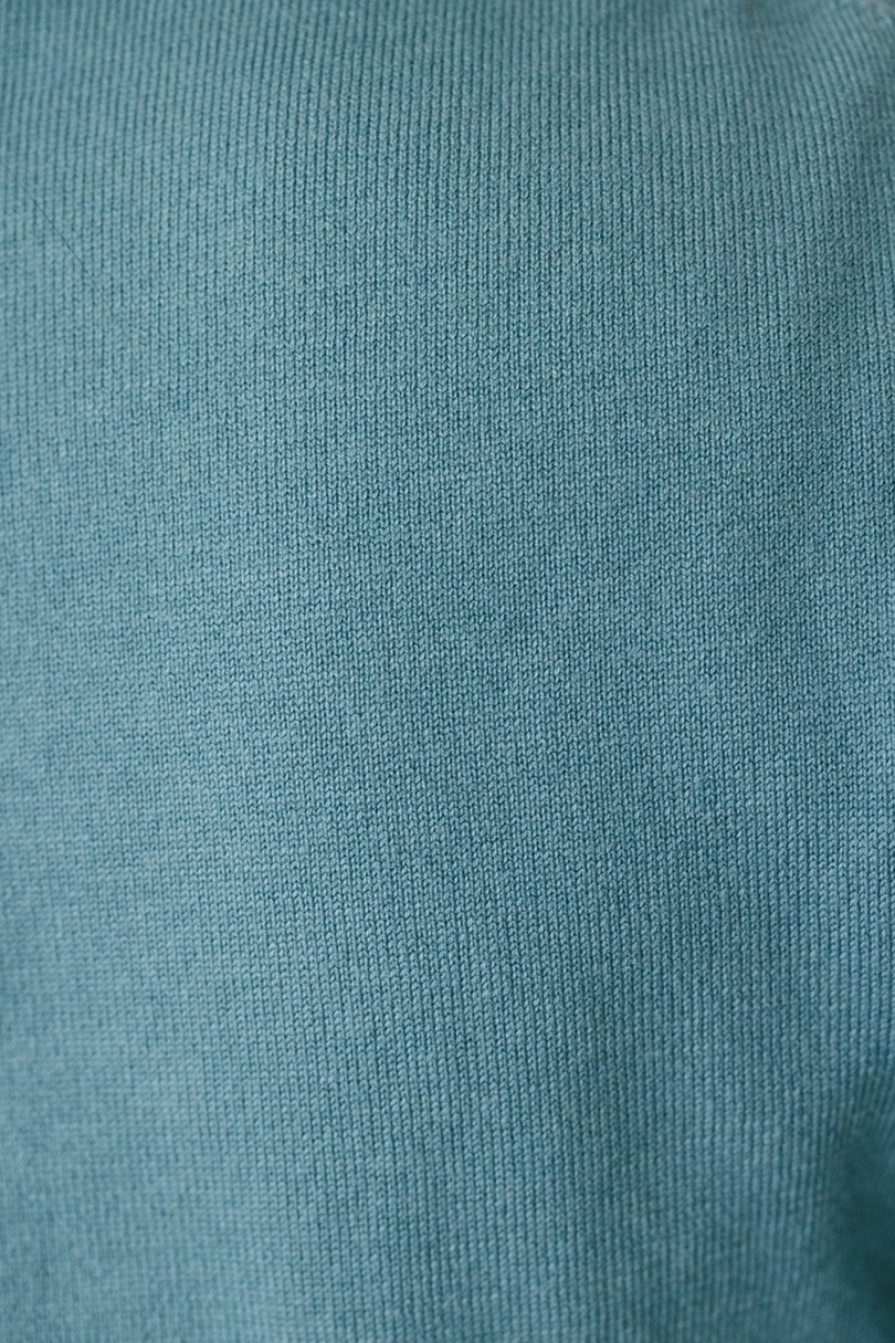 フィンガーホールクルーネックニット 詳細画像 BLU 10