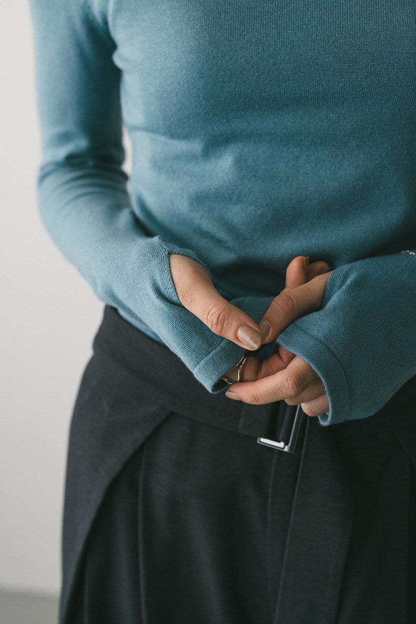 フィンガーホールクルーネックニット 詳細画像 BLU 7