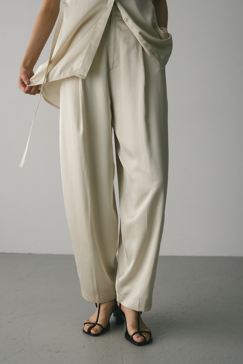 tomochi サテンタックパンツ 36サイズ サテンタックフォルムパンツ｜STYLEMIXER（スタイルミキサー）公式通販