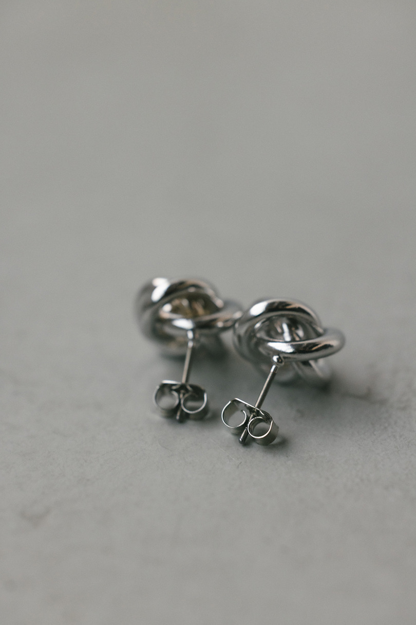 ノットモチーフピアス 詳細画像 SLV 7