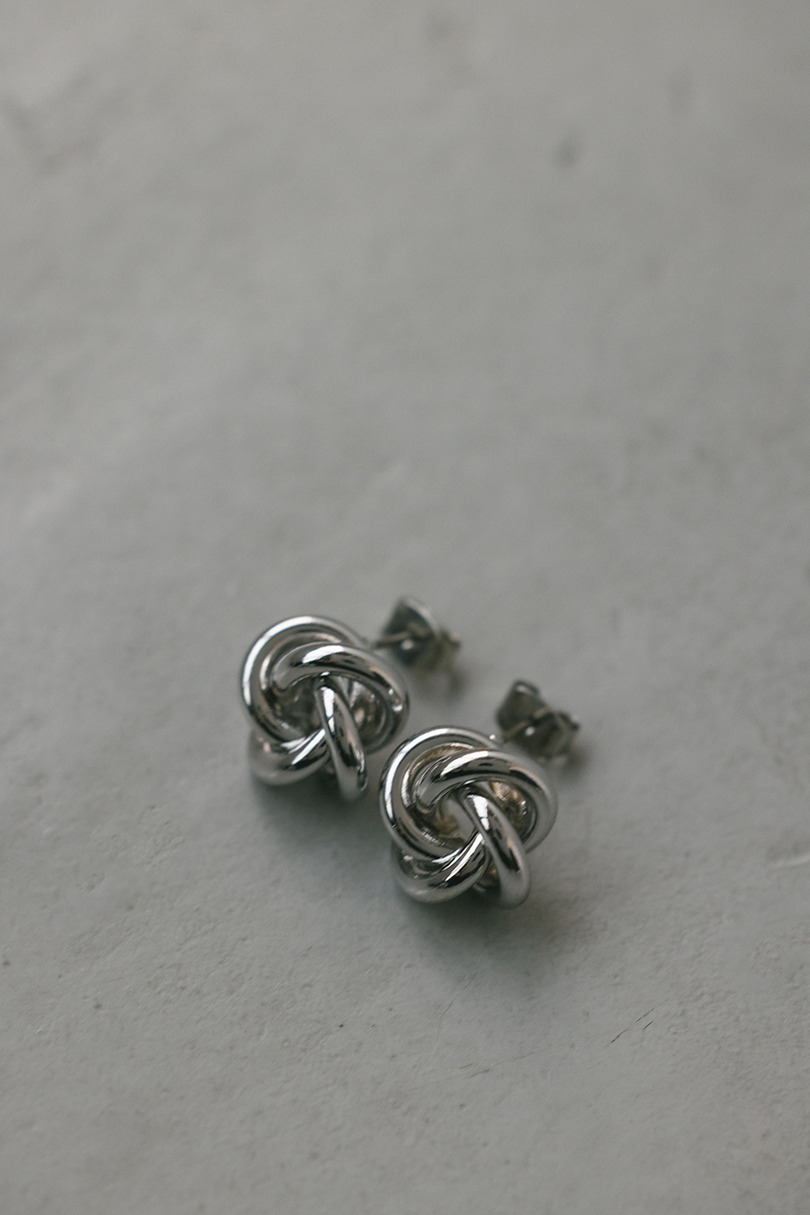 ノットモチーフピアス 詳細画像 SLV 9