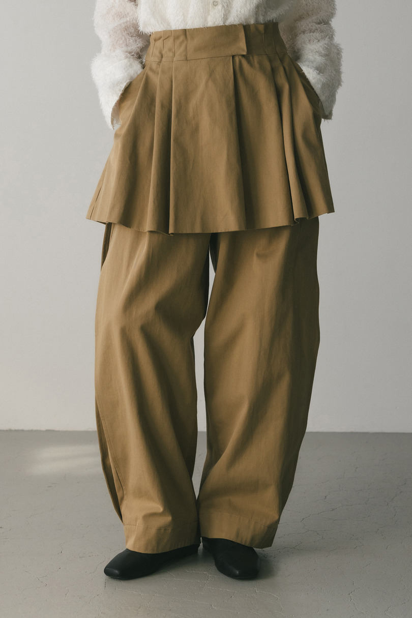 サイドタックフォルムパンツ