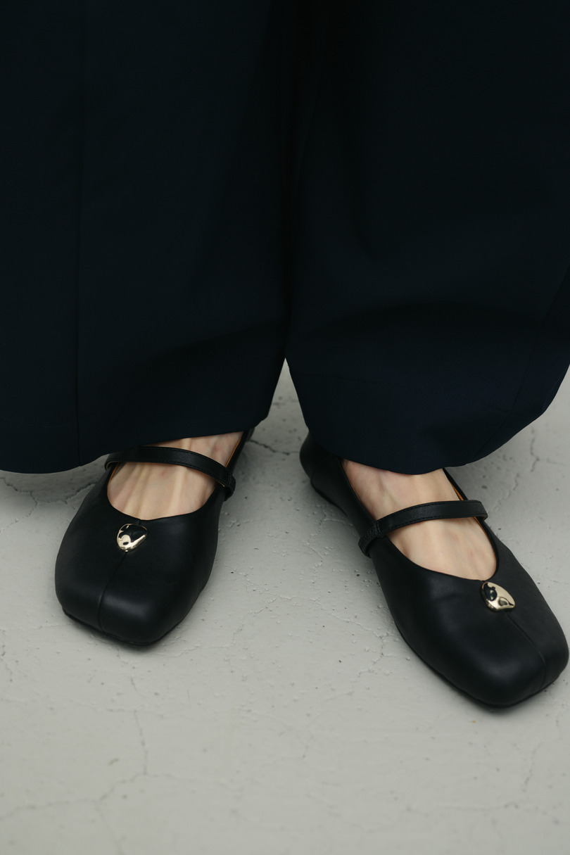 メタルモチーフパンプス