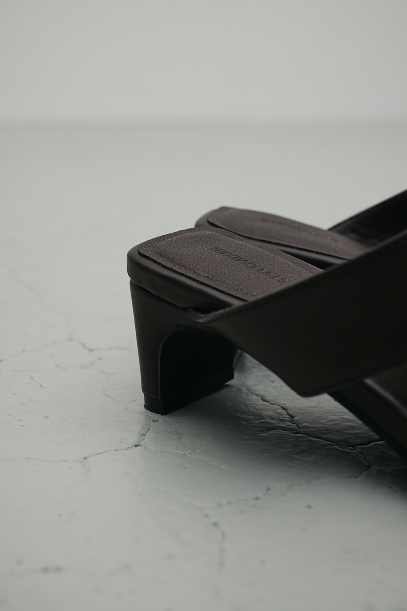 トングヒールサンダル 詳細画像 BRN 10