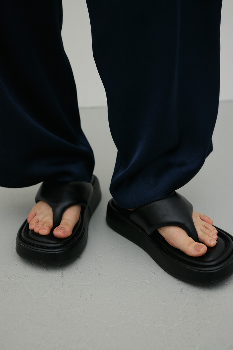 プラットフォームトングサンダル 詳細画像 BLK 2