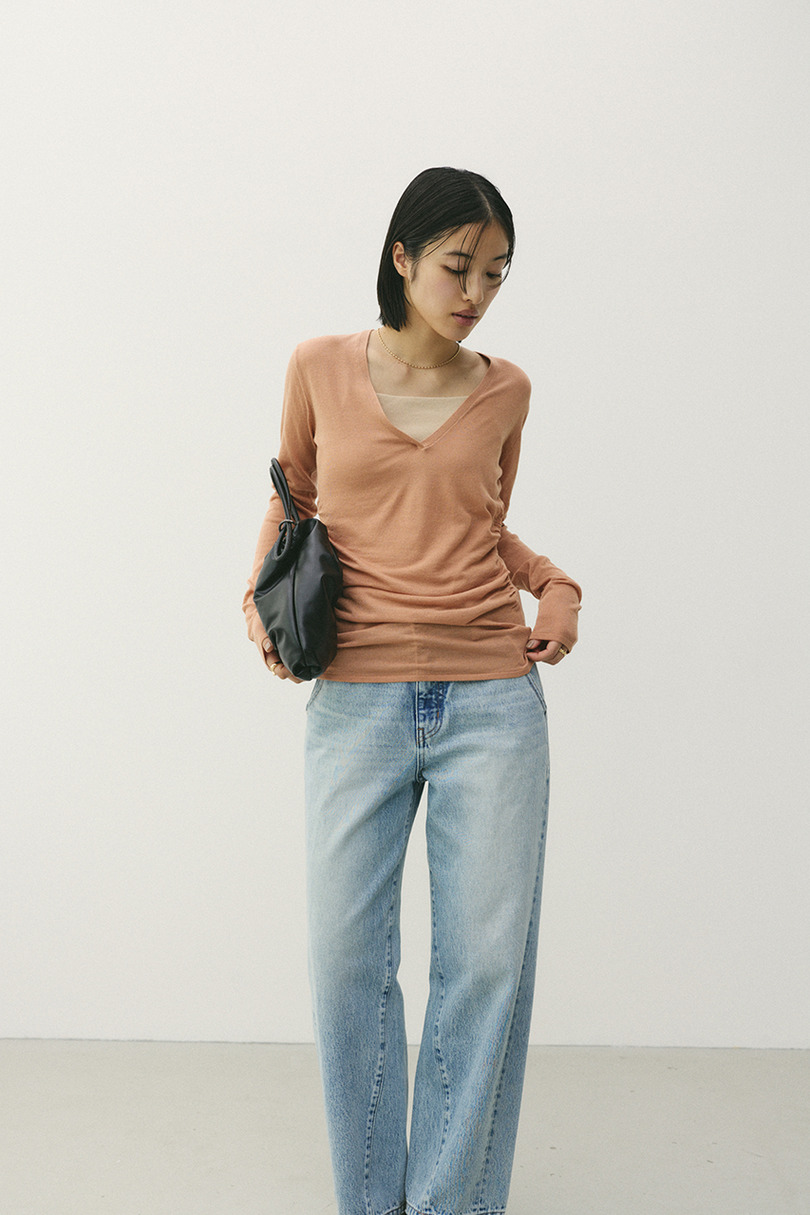 ディープVネックシアートップ