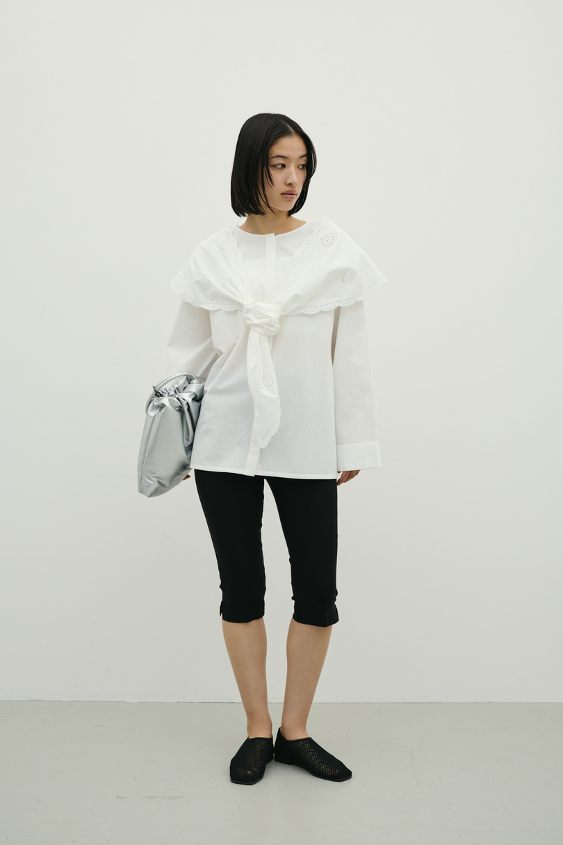 カットワークカラーブラウス