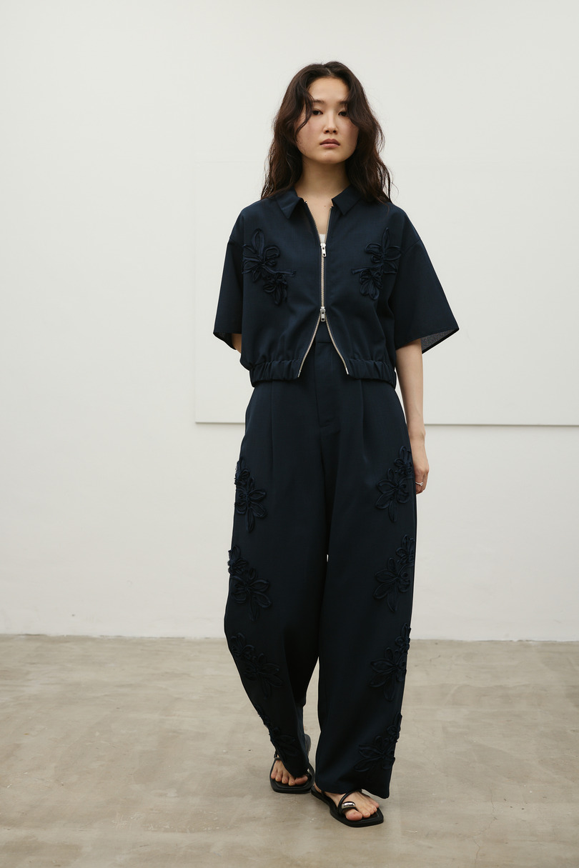 フラワーエンブロイダリージップシャツ 詳細画像 NVY 2