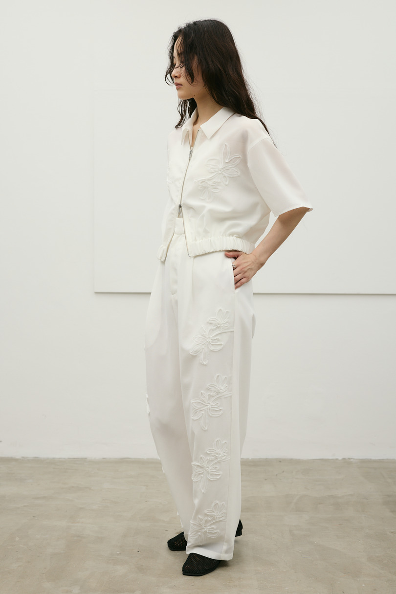 フラワーエンブロイダリータックパンツ