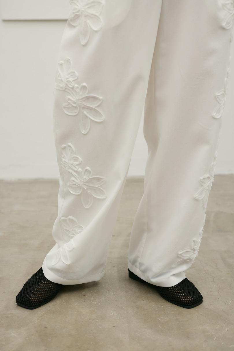 フラワーエンブロイダリータックパンツ 詳細画像 WHT 10