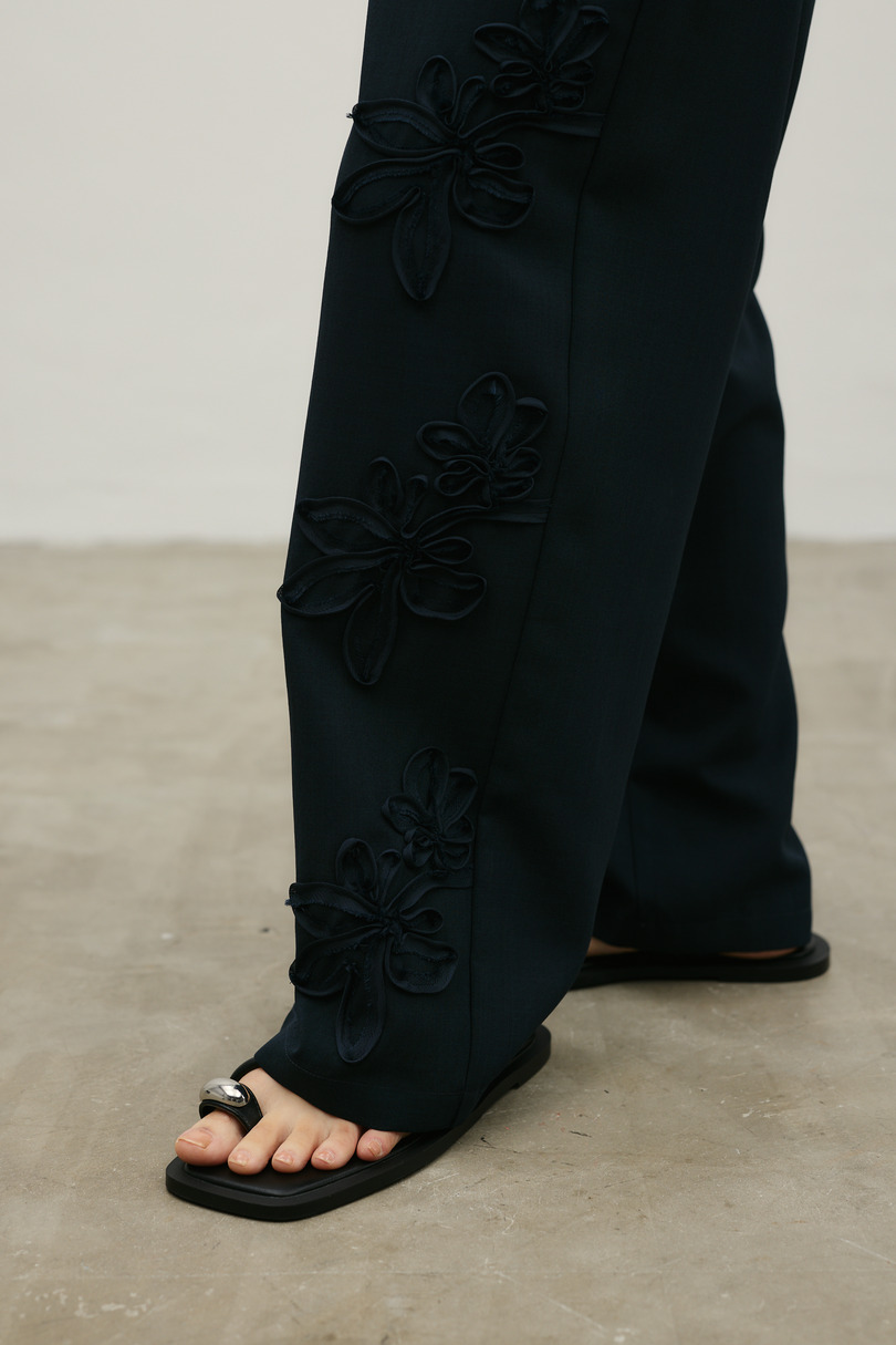フラワーエンブロイダリータックパンツ 詳細画像 NVY 13