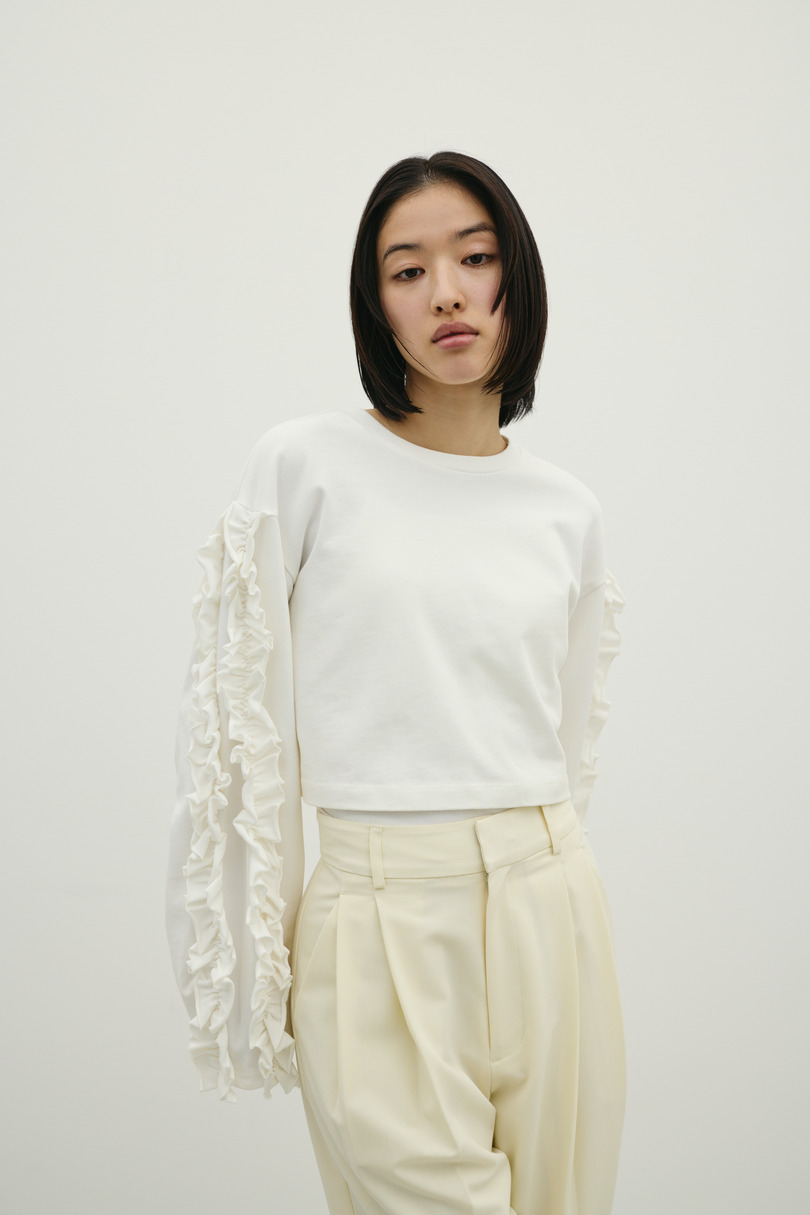 フリルスリーブカットトップ