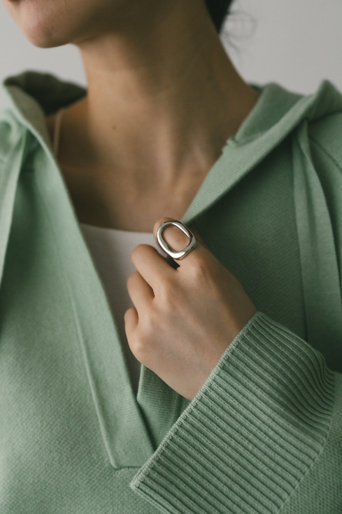 オーバルモチーフリング