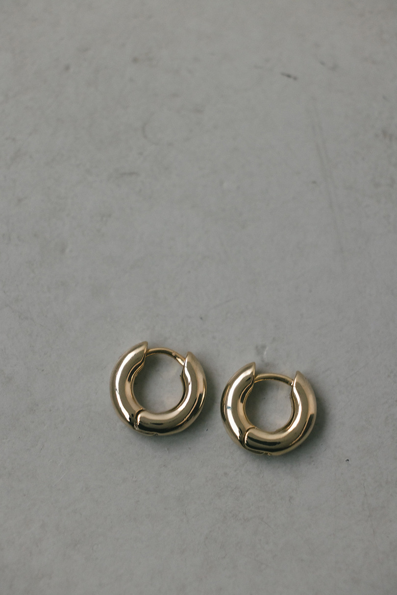 ミニマルフィットピアス