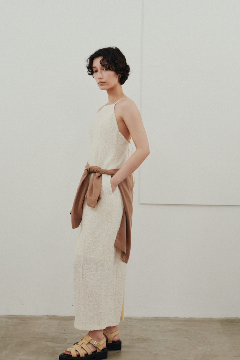 バックオープンナローキャミドレス