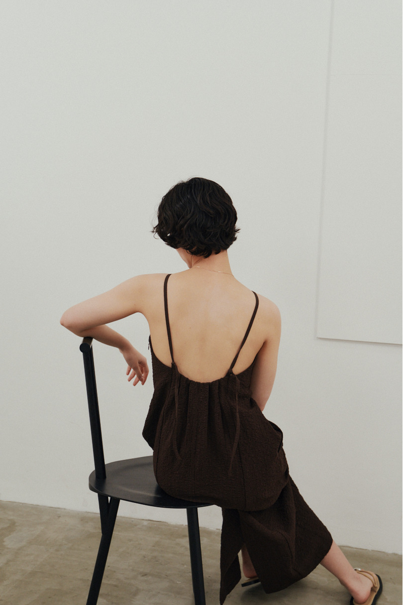 バックオープンナローキャミドレス