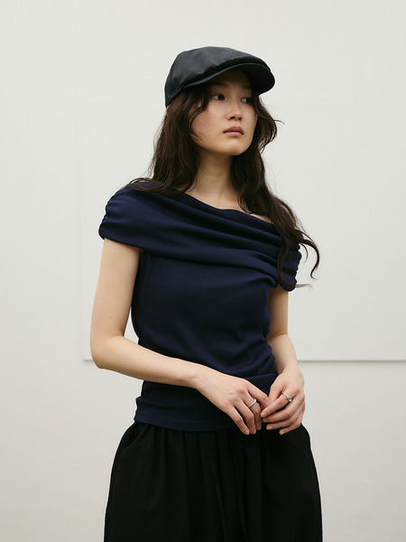 ギャザーオフショルトップ